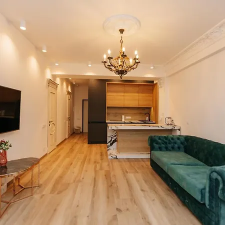Daire Main Street Sky House *
