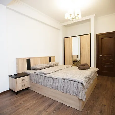 Main Street Sky House Daire Kişinev