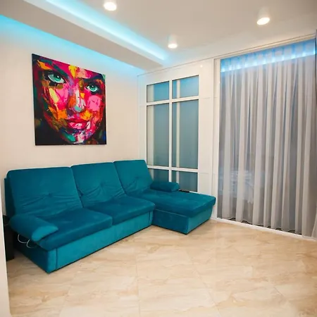 Daire Main Street Sky House *